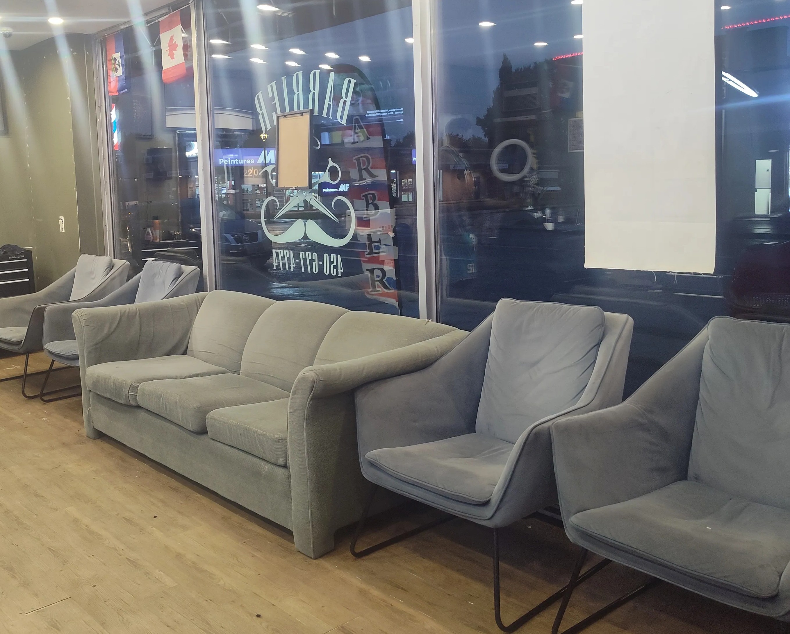 Lounge Salon La Moustache - Côté Homme